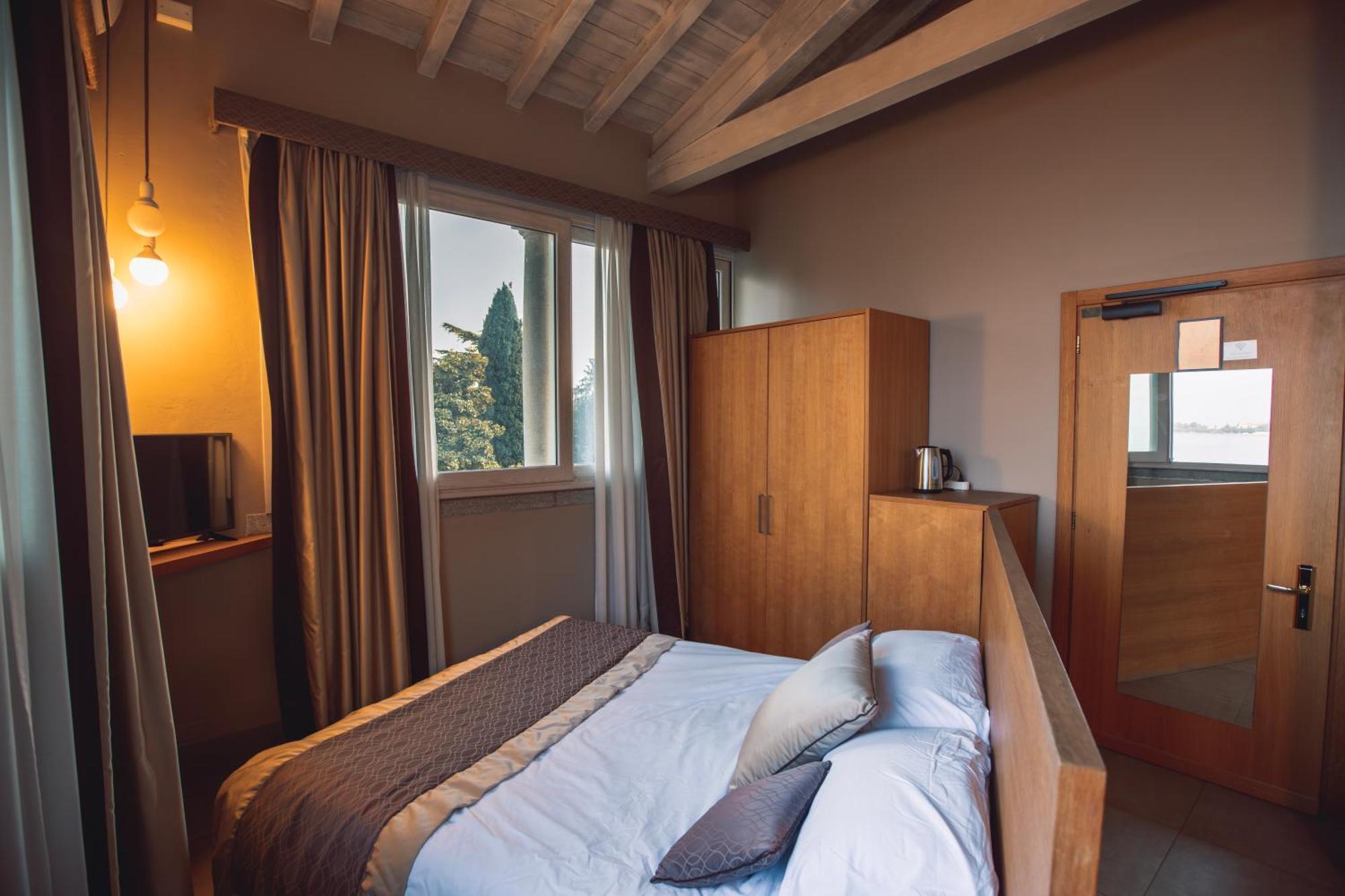 Hotel Villa Maria Au Lac - Estella Hotels Italia Toscolano Maderno Exterior photo